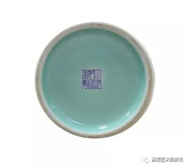 盛世華章，鶴舞云間 乾隆粉彩山水人物詩文描金雙耳鶴折扣賞瓶賞析